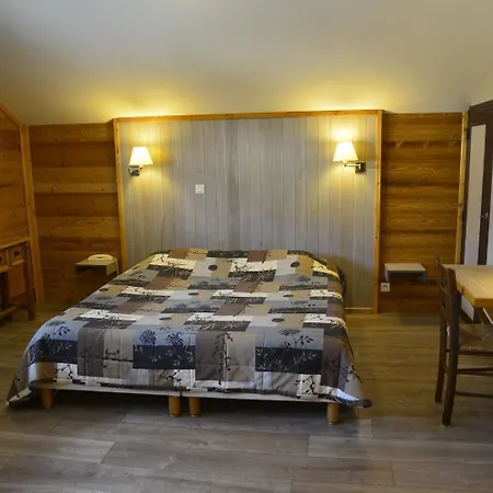 Logis L'auberge D'aranc Otel
