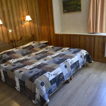 Otel Logis L'auberge D'aranc Aranc