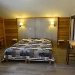 Logis L'auberge D'aranc Hotel