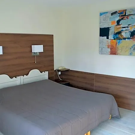 Szálloda Logis L'auberge D'aranc Aranc