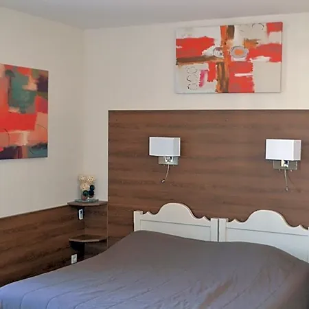 Szálloda Logis L'auberge D'aranc 3*